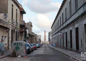 Calle de la ciudad vieja de Montevideo, Uruguay. Foto: G. J. Rojas.