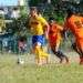 Ciego de Ávila (de amarillo), primero del Grupo 3, y Villa Clara (naranja), último del torneo, han sido las dos caras de la moneda en la primera fase de la Liga Cubana de Fútbol. Foto: Alejandro García / Invasor.