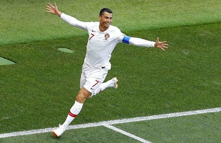 Cristiano Ronaldo festeja tras marcar el gol que le dio la victoria a Portugal ante Marruecos este miércoles 20 de junio de 2018 en el estadio Luzhniki de Moscú. Foto: Víctor Caivano / AP.