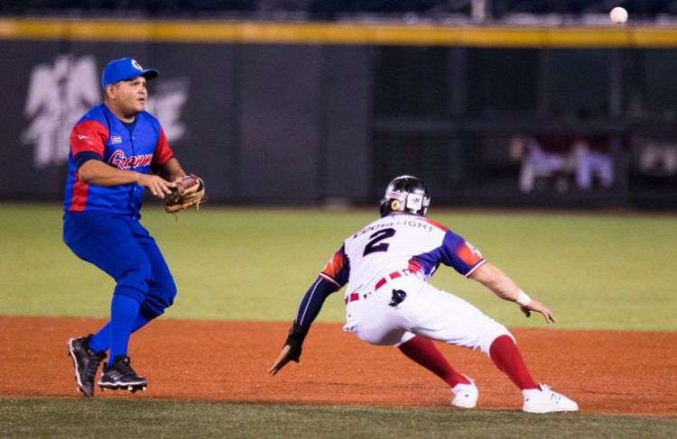 Cuba perdió su invicto en la Serie del Caribe al caer frente a República Dominicana. Foto: @SDCJalisco2018 / Twitter.