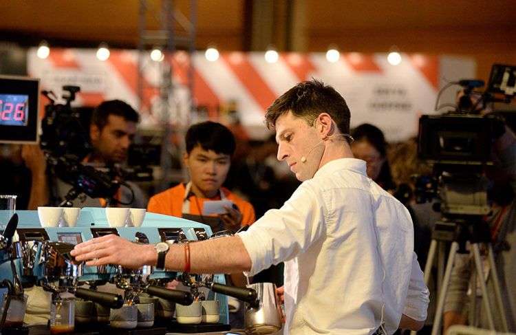 Dale Harris, campeón mundial de barismo, defiende la popularidad y los valores del café. Foto: loveramics.com