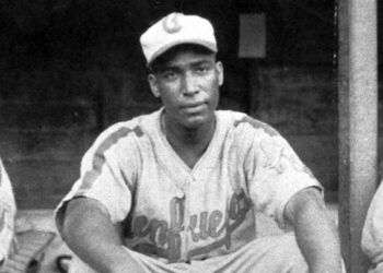 Martín Dihigo, "El Maestro" (con el uniforme del club Cienfuegos), imprescindible en cualquier equipo histórico de Matanzas y de Cuba. Foto: cubahora.cu.