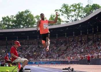 El cubano Juan Miguel Echevarría saltó 8,83 metros, la mejor marca mundial en 23 años y ganó la Liga del Diamante de Estocolmo, Suecia. Foto: deporcuba.com