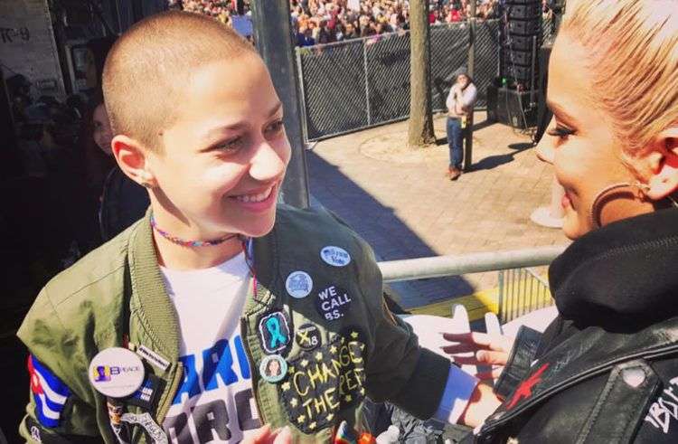 Enma González, esa joven cubano-americana que ha emergido como una de las líderes naturales de este movimiento de jóvenes que luchan por el control de armas.