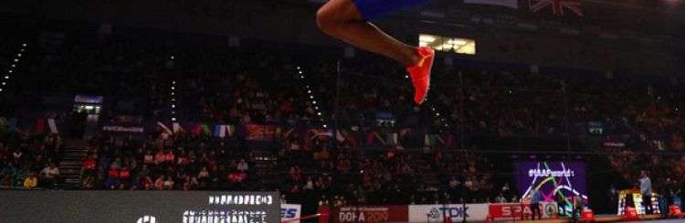 Juan Miguel Echevarría ganó este viernes el salto largo en el Campeonato Mundial de atletismo. Foto: Mundo Deportivo.