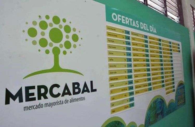 El primer mercado mayorista de alimentos para las cooperativas no agropecuarias, Mercabal, abrió sus puertas en La Habana. Foto: Foto Modesto Gutiérrez / ACN.