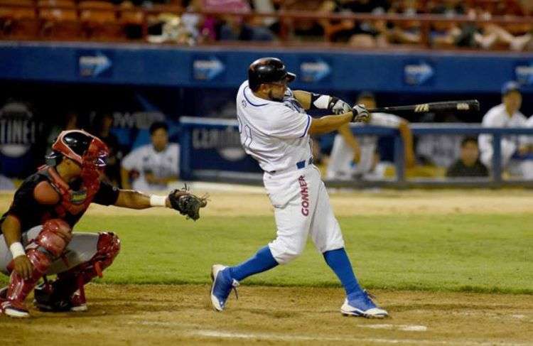 Michel Enríquez en México, como jugador de los Centinelas de Mexicali. Foto: agpnoticias.com.