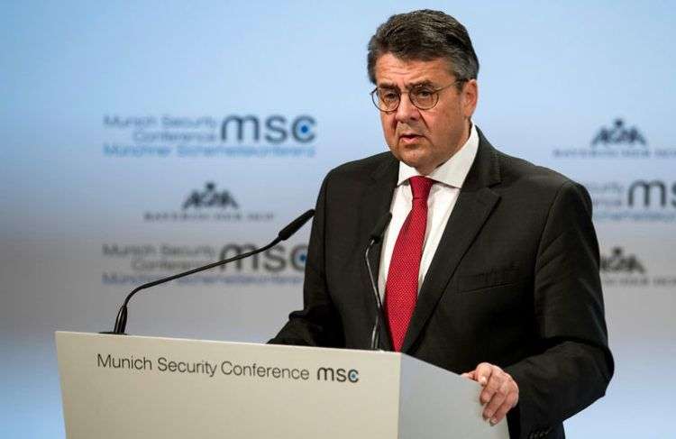 El minsitro de Relaciones Exteriores de Alemania Sigmar Gabriel habla en la Conferencia de Seguridad en Munich este 17 de febrero de 2018. Foto: Sven Hoppe / DPA vía AP.