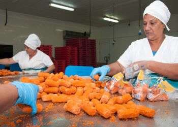 Fábrica de croquetas Prodal. Foto: Raquel Pérez Díaz / Cartas desde Cuba.