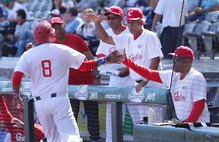 Los Alazanes de Cuba abrieron con una importante victoria en la Serie del Caribe 2018. Foto: Carlos Zepeda / EFE.