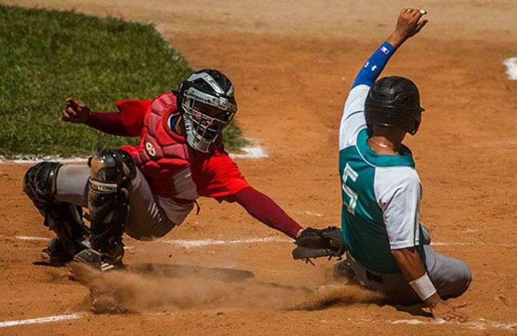 Escena de la final de la Serie Nacional sub 23 entre Isla de la Juventud y Las Tunas. Foto: Itsván Ojeda / Facebook.