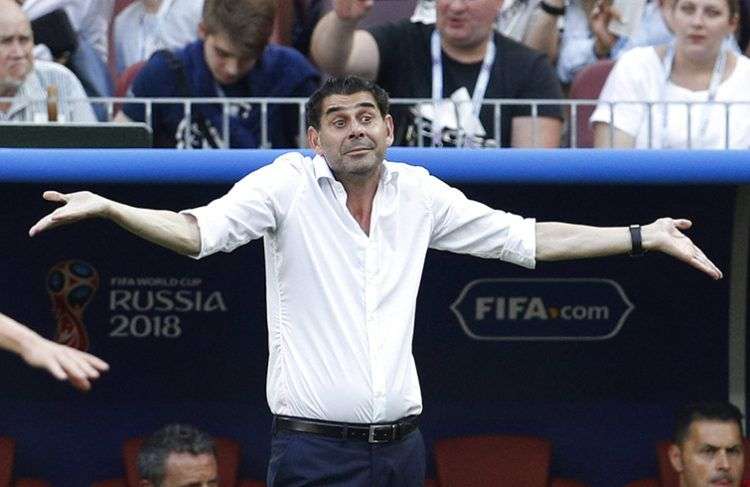 El ya exseleccionador español Fernando Hierro durante el partido de octavos de final de la Copa del Mundo ante Rusia, el domingo 1 de julio de 2018, en Moscú. Foto: Víctor R. Caivano / Rusia.