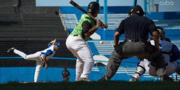 Partido entre Industriales y Cienfuegos en el estadio Latinoamericano de La Habana, durante la Serie Nacional 58. Foto: Otmaro Rodríguez.