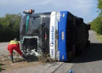 Tres muertos y 36 lesionados fue el saldo de un accidente de tránsito ocurrido en Santiago de Cuba este 14 de agosto de 2018. Foto: Sierra Maestra.