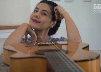 La cantautora mexicana Rosalía León estará cantando a México desde Cuba, hoy jueves 13 en el Museo Nacional de Bellas Artes, a las 7 p.m. Foto: Otmaro Rodríguez.