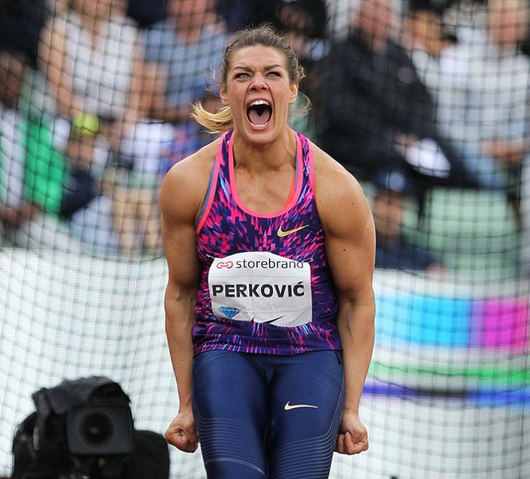 La croata Sandra Perkovic durante una competencia en el pasado 2018. Ahora se encuentra de visita en Cuba, relajándose antes de afrontar las exigencias del 2019. Foto: diamondleague.com