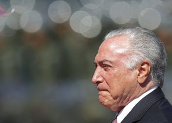 El presidente brasileño Michel Temer llega a la ceremonia por el Día del Soldado en la sede de la Armada en Brasilia, Brasil, el viernes 24 de agosto de 2018. Foto: Eraldo Peres / AP.