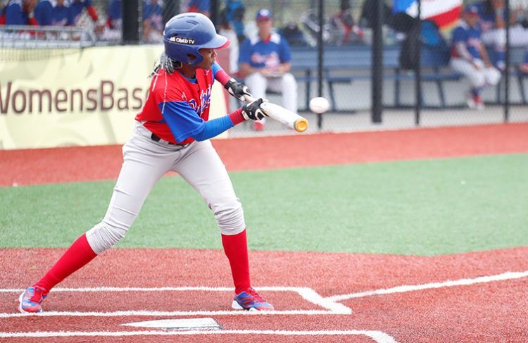 El bateo de Cuba fue uno de sus mejores renglones de juego en la Copa Mundial de Béisbol femenino. Foto: wbwc.wbsc.org