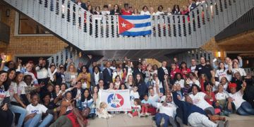 Foto de archivo de emigrados cubanos en Europa durante un encuentro de tres días en Bruselas, en 2018. Foto: @SoberonGuzman / Twitter / Archivo.