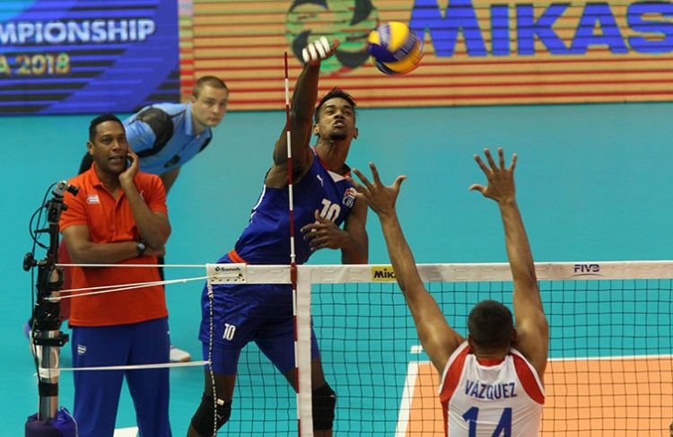 Miguel David Gutiérrez mostró su capacidad ofensiva en el cierre mundialista de Cuba. Foto: FIVB