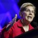 ARCHIVO - En esta fotografía de archivo del 1 de junio de 2018, la senadora Elizabeth Warren, demócrata de Massachusetts, habla en la Convención Massachusetts 2018 del Partido Demócrata en Worcester, Massachusetts. (AP Foto/Elise Amendola)