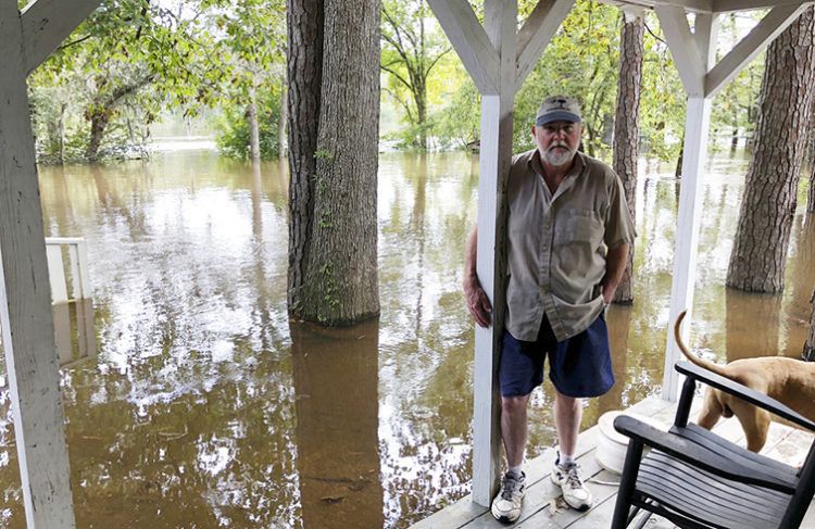 Las inundaciones permanecen en Carolina del Sur, tras el paso de la tormenta Florence. Foto: Jeffrey S. Collins / AP.