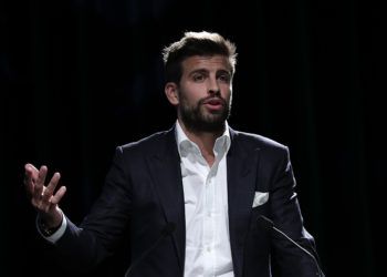 El defensor del Barcelona y fundador del grupo inversor Kosmos, Gerard Piqué, durante la presentación de la ciudad de Madrid como sede de la nueva Copa Davis para las próximas dos ediciones, el miércoles 17 de octubre de 2018. (AP Foto/Manu Fernández)