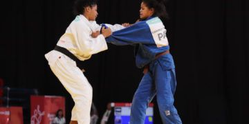 Con su bronce en los 52 kg, la judoca Nahomys Acosta (izq) dio a Cuba su primera medalla en los Juegos Olímpicos de la Juventud Buenos Aires 2018. Foto: @BitacoraPma / Twitter.