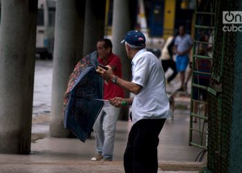 La Habana durante el paso del huracán Michael al oeste de Cuba. Foto: Otmaro Rodríguez.