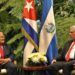 El presidente de El Salvador, Salvador Sánchez Cerén (izq), se reúne con su homólogo cubano, Miguel Diaz-Canel (d), como parte de las actividades oficiales de su visita a la Isla, este 25 de octubre del 2018, en La Habana. Foto: Yander Zamora / POOL / EFE.