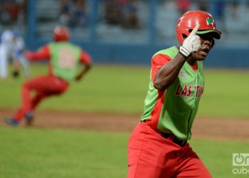 Los Leñadores de Las Tunas avanzan con buen paso en la pelota cubana. Foto: Ricardo López Hevia.