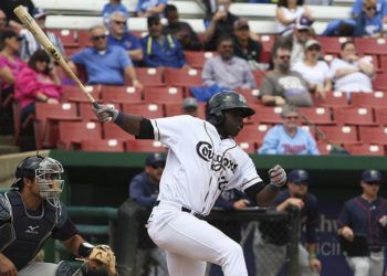 El santiaguero Yoel Yanqui con el uniforrme de Kane County Cougars, en las ligas menores de Estados Unidos. Foto: Mike Mantucca / The Beacon-News.