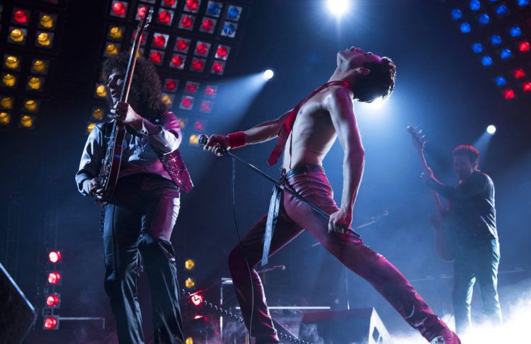 Imagen proporcionada por Twentieth Century Fox de Gwilym Lee, izquierda, Rami Malek, centro, y Joe Mazzello en una escena de "Bohemian Rhapsody." Foto: Alex Bailey / Twentieth Century Fox vía AP.