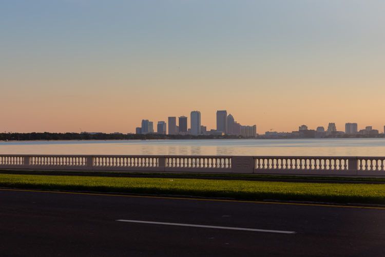 Tampa y el Bayshore Boulevard. Foto: Matthew Paulson.