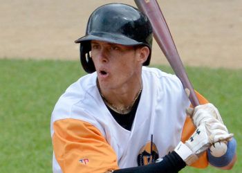 César Prieto en la 58 Serie Nacional de Béisbol. Foto: Ramón Barreras/Periódico Vanguardia