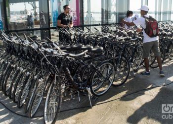 Estación del proyecto Ha'Bici en el Emboque de Luz, en el Centro Histórico de La Habana. Foto: Otmaro Rodríguez / Archivo.