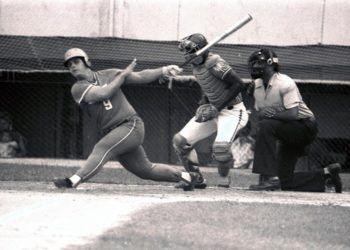 El ya fallecido Romelio Martínez, uno de los bateadores más poderosos en la historia del béisbol cubano. Foto: recorte de prensa / archivo de Oreidis Pimentel.