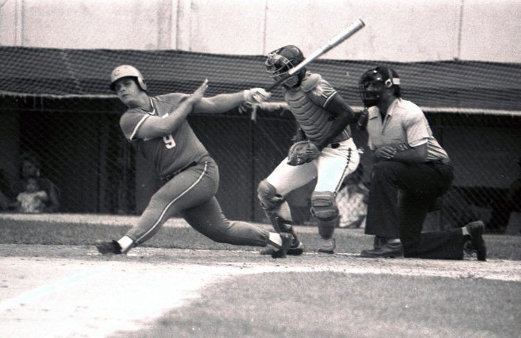 El ya fallecido Romelio Martínez, uno de los bateadores más poderosos en la historia del béisbol cubano. Foto: recorte de prensa / archivo de Oreidis Pimentel.