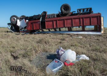 Accidente masivo en la carretera a Santa Cruz del Sur. Foto: Leandro Pérez Pérez / Adelante.