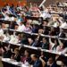 Votación durante la sesión plenaria del II período ordinario de la IX Legislatura del Parlamento cubano, 21 de diciembre de 2018. Foto: Ernesto Mastrascusa / EFE.