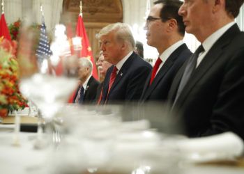 Donald Trump, el secretario de Tesoro Steve Mnuchin (segundo desde la der) en una reunión con el presidente chino Xi Jinping en la cumbre del G20 en Buenos Aires el 1ro de diciembre del 2018. Foto: Pablo Martinez Monsivais / AP.