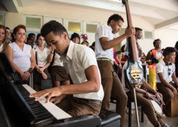 Estudiantes cubanos de música durante un encuentro con la Orquesta de Minnesota en 2015 Foto: Nate Ryan para MPR