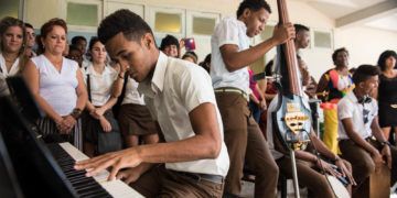 Estudiantes cubanos de música durante un encuentro con la Orquesta de Minnesota en 2015 Foto: Nate Ryan para MPR