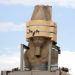 Un dron sobrevolando alrededor de una enorme estatua del faraón Ramsés II mientras es reubicado al Gran Museo Egipcio, en El Cairo, Egipto. Foto: Amr Nabil / AP.