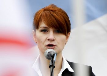 Maria Butina, dirigente de una organización a favor de las armas en Rusia, habla en un acto en Moscú. el 21 de abril de 2013. Fiscales estadounidenses dijeron hoy que han "resuelto" un caso contra Butina, acusada de ser agente secreta del gobierno ruso. Foto: AP.