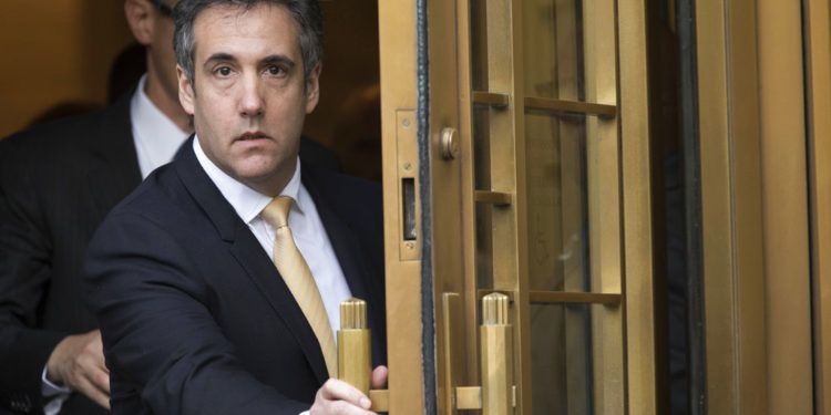 Imagen de archivo de Michael Cohen, exabogado de Donald Trump, saliendo de una corte federal en Nueva York el 21 de agosto de 2018. Foto: Mary Altaffer / AP / Archivo.