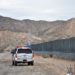 En esta imagen del 4 de enero de 2016, un agente de la Patrulla Fronteriza recorre Sunland Park junto a la frontera entre Estados Unidos y México, limítrofe con Ciudad Juárez. Foto: Russell Contreras / AP.