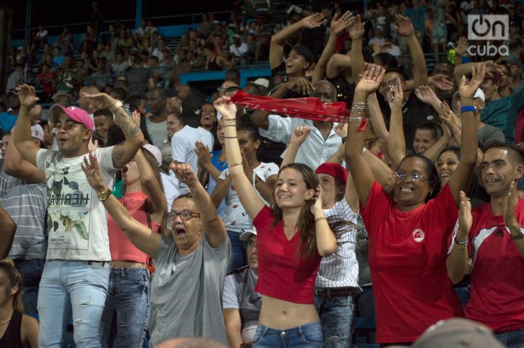 Más de un millón de fanáticos han asistido a los estadios durante la segunda ronda de la presente 58 Serie Nacional. Foto: Otmaro Rodríguez