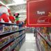 Juguetes en los estantes del Walmart Supercenter en Houston, EE.UU. Foto: David J. Phillip / AP.