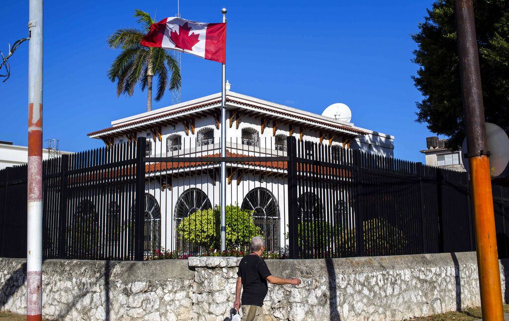 Embajada de Canadá en Cuba. Foto: Desmond Boylan, Archivo AP.